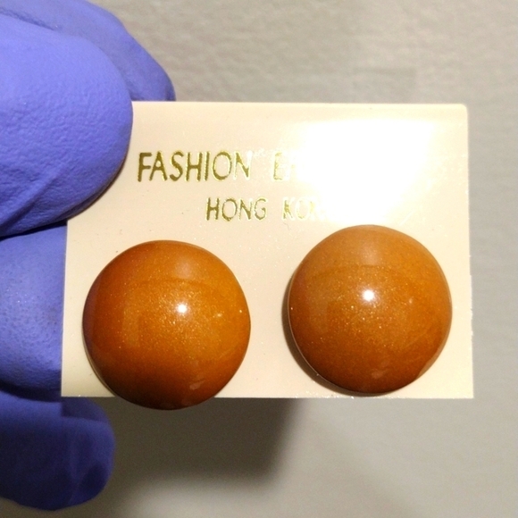 Retro 1980s Butterscotch Orange Dome Stud Earrings – Vintage Enameled Metal - Picture 3 of 6